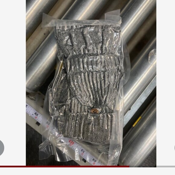 Fingerless Gloves Warm Flip new in package ONE SIZE FITS MOST - Picture 2 of 3